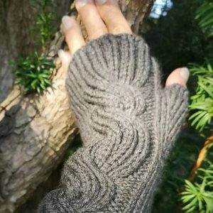 Grey 18th Century Scottish Highlands Fingerless Gloves
