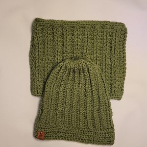 Hat / Beanie with matching neck warmer