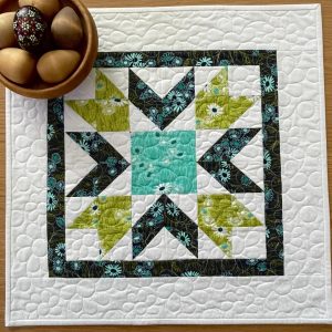 Quilted Star Burst Table Topper
