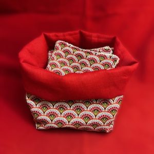 Panier réversible et 8 lingettes (débarbouillettes) assorties