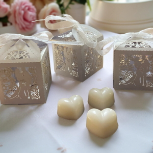 Custom Bridal Shower Soap Favours / Savons cadeaux personnalisés pour une Douche Nuptiale