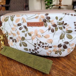 quilted wrist wallet